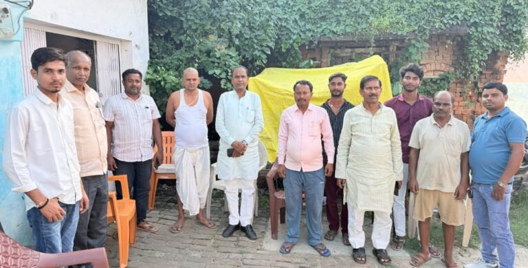 शोकाकुल परिवारों के बीच पहुंचे भाजपा नेता राजेंद्र पटेल, हर संभव सहयोग का दिया भरोसा